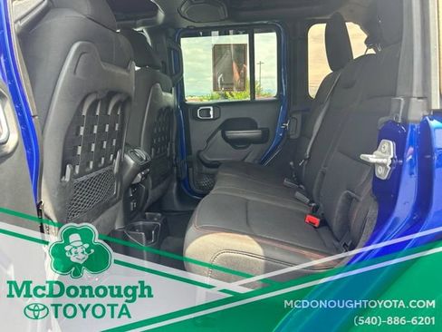 Used 2018 Jeep Wrangler Unlimited Rubicon w/ LED Lighting Group AWD/4WD image 7