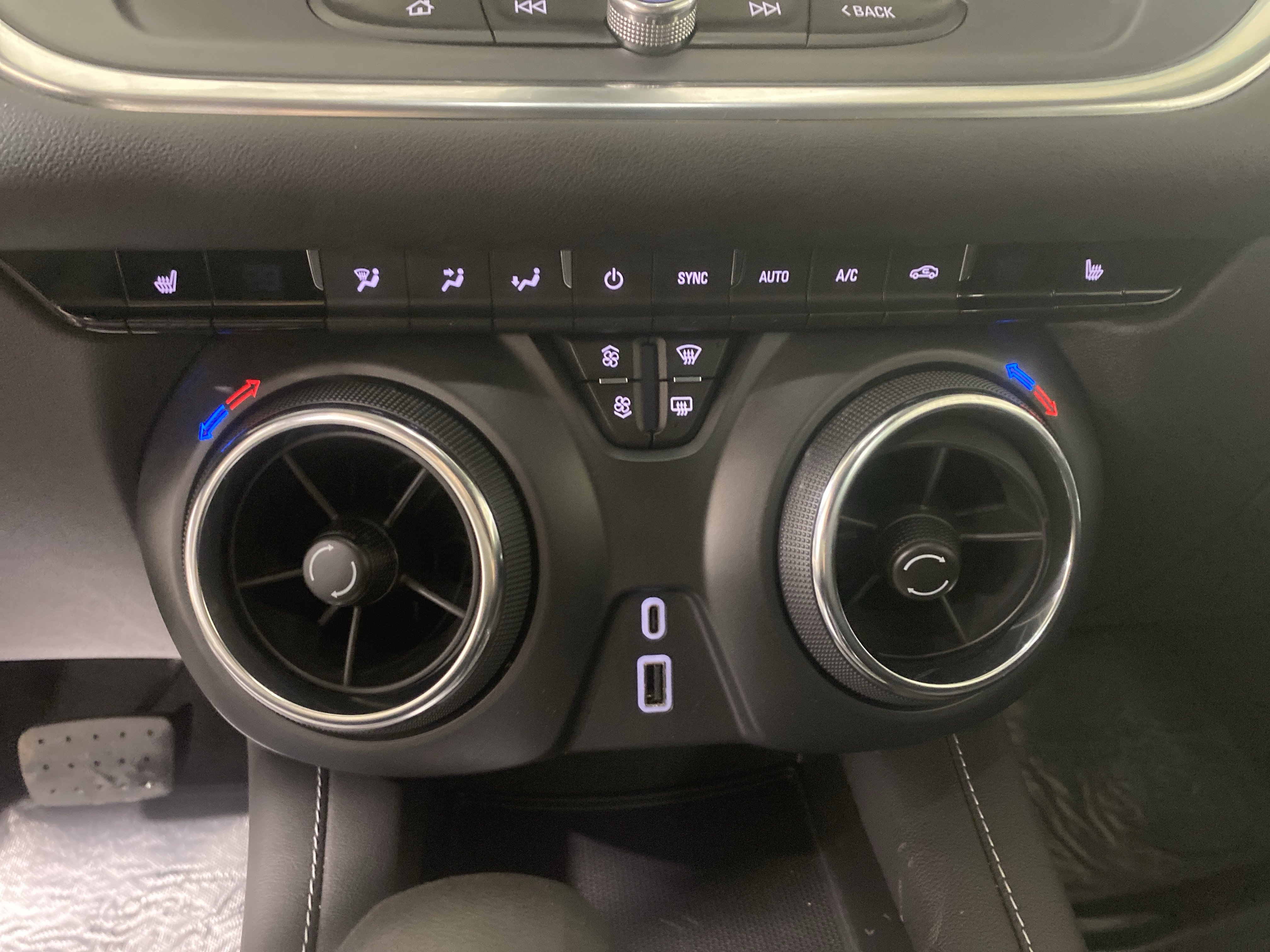 Used 2025 Chevrolet Blazer LT AWD/4WD image 22
