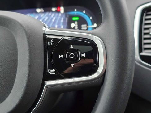 Used 2023 Volvo XC90 T8 Plus w/ Protection Package Premier image 28