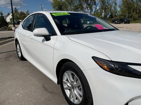 Used 2025 Toyota Camry LE FWD image 11