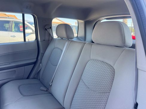 Used 2008 Chevrolet HHR LT FWD image 32
