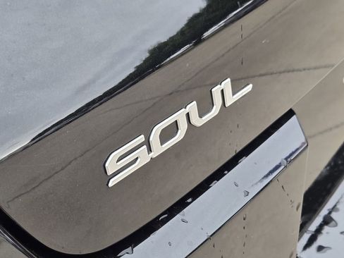Certified 2023 Kia Soul LX w/ LX Technology Package FWD image 16