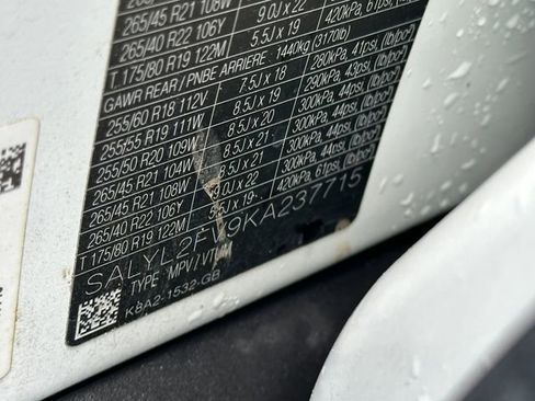 Used 2019 Land Rover Range Rover Velar R-Dynamic SE image 39