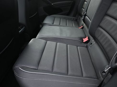 Used 2019 Volkswagen Golf R 4-Door image 44