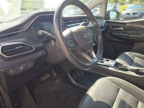 Used 2023 Chevrolet Bolt LT w/ Infotainment Package FWD image 19