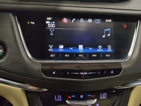 Used 2019 Cadillac XT5 FWD image 25