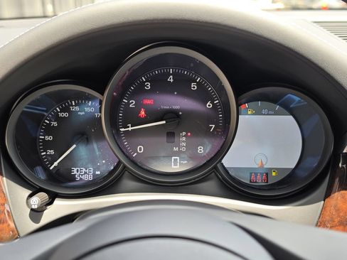 Certified 2023 Porsche Macan AWD/4WD image 14