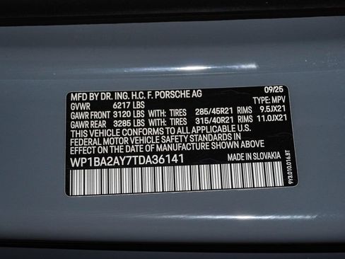 Certified 2026 Porsche Cayenne Coupe AWD/4WD image 30