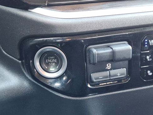 Used 2025 GMC Sierra 1500 SLT image 22