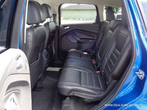 Used 2017 Ford Escape Titanium w/ Equipment Group 301A AWD/4WD image 18