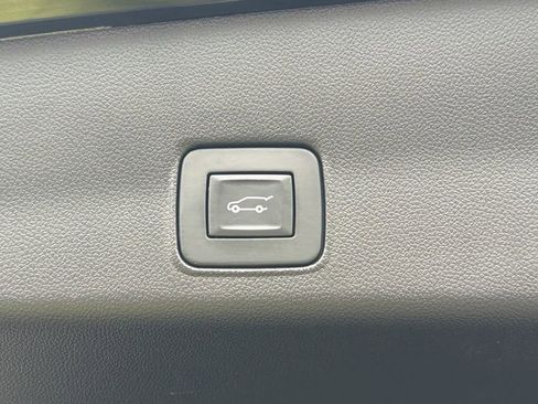 Used 2021 Chevrolet TrailBlazer LT w/ Sun and Liftgate Package FWD image 15