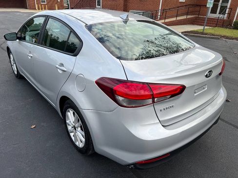 Used 2017 Kia Forte LX w/ LX Popular Package image 5