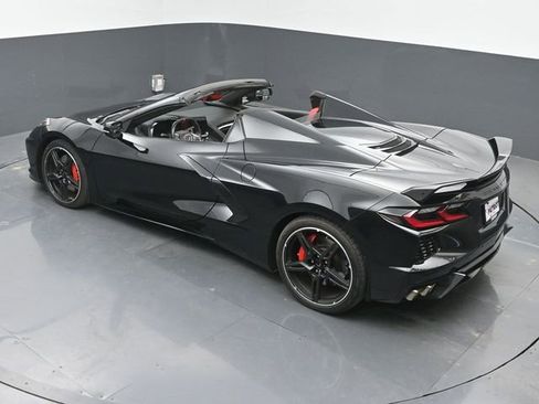 Used 2021 Chevrolet Corvette Stingray Premium Conv w/ Z51 Performance Package RWD image 31