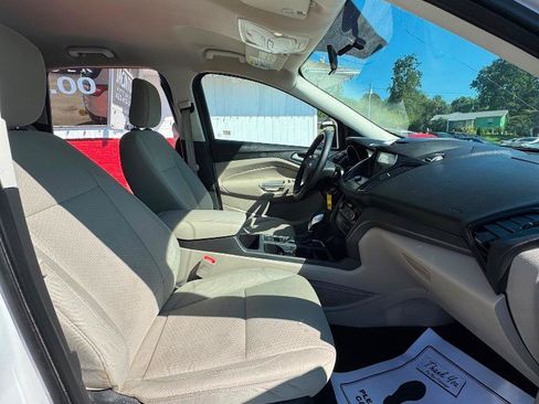 Used 2018 Ford Escape SE w/ SE Sync 3 Package FWD image 29