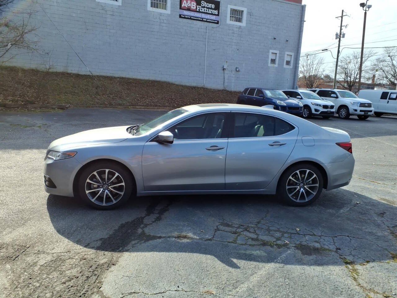 Used 2017 Acura TLX w/ Technology Package FWD image 7