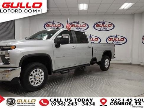Used 2023 Chevrolet Silverado 3500 LT w/ Convenience Package image 4