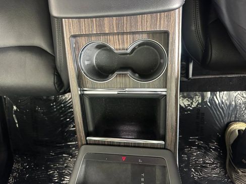 Used 2022 Tesla Model X image 44