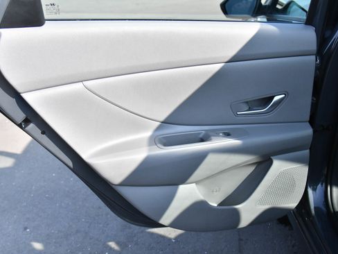 Used 2024 Hyundai Elantra SEL image 34