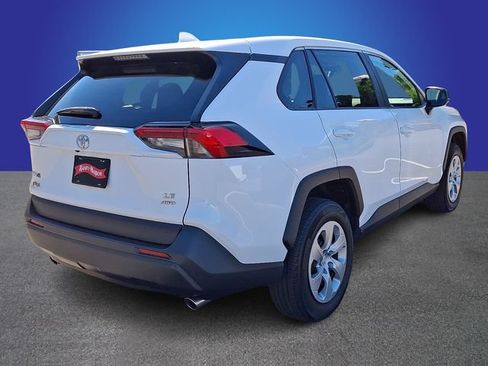 Used 2022 Toyota RAV4 LE AWD/4WD image 6