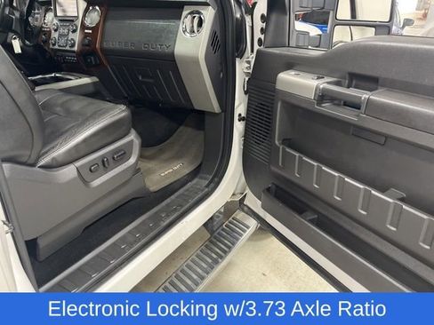 Used 2014 Ford F350 Lariat image 29