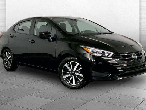 Used 2025 Nissan Versa SV FWD image 1