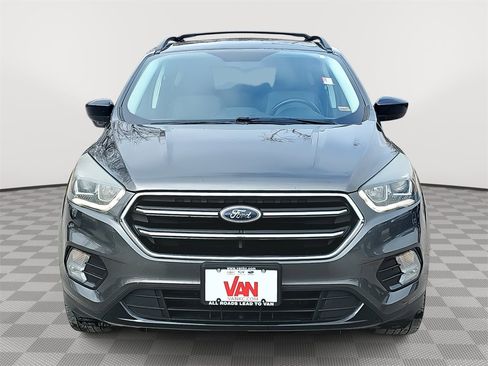 Used 2019 Ford Escape SE image 2