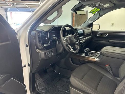 Used 2024 Chevrolet Silverado 1500 LT Trail Boss AWD/4WD image 15