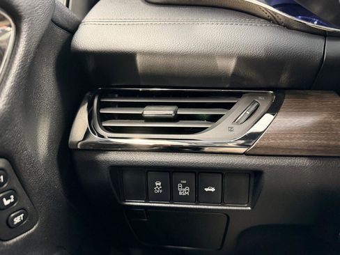 Used 2016 Toyota Avalon XLE Premium image 32