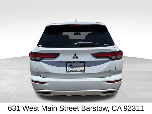 Used 2023 Mitsubishi Outlander SEL AWD/4WD image 5