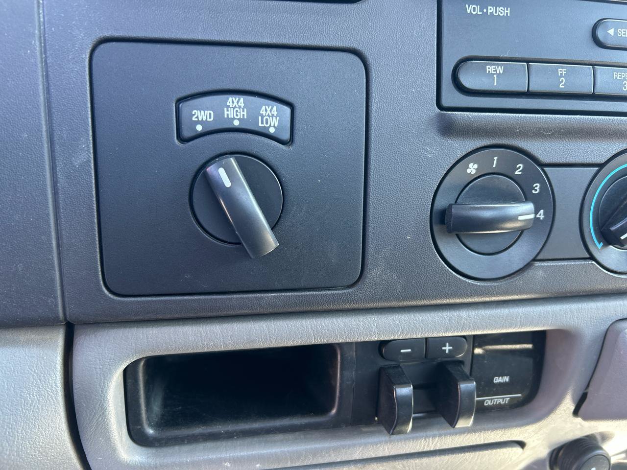Used 2005 Ford F350 XLT AWD/4WD image 16