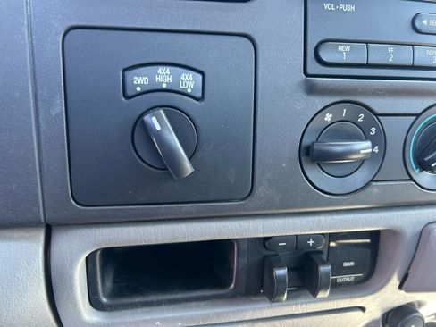 Used 2005 Ford F350 XLT AWD/4WD image 16