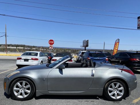 Used 2005 Nissan 350Z Touring image 16