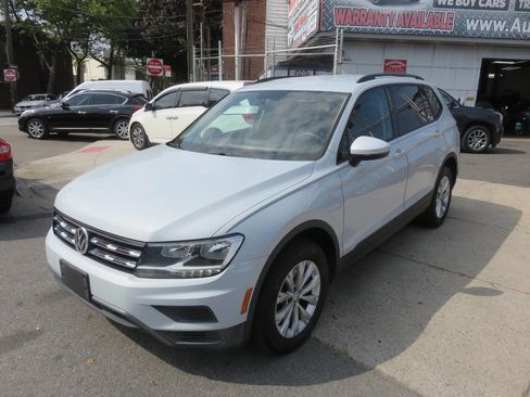 Used 2019 Volkswagen Tiguan S image 2