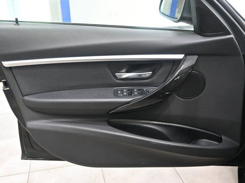 Used 2018 BMW 330i xDrive Sedan w/ Convenience Package AWD/4WD image 9