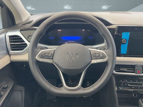 New 2026 Volkswagen Taos SE image 18