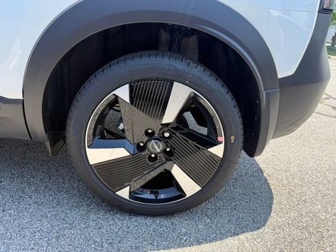 New 2026 Nissan Kicks SR AWD/4WD image 11