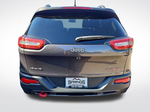 Used 2015 Jeep Cherokee Trailhawk w/ Comfort/Convenience Group AWD/4WD image 4