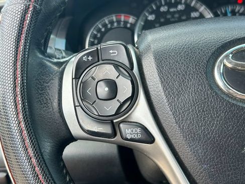 Used 2014 Toyota Camry SE FWD image 16