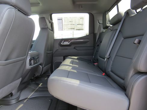 New 2026 GMC Sierra 1500 SLT w/ SLT Premium Plus Package image 14