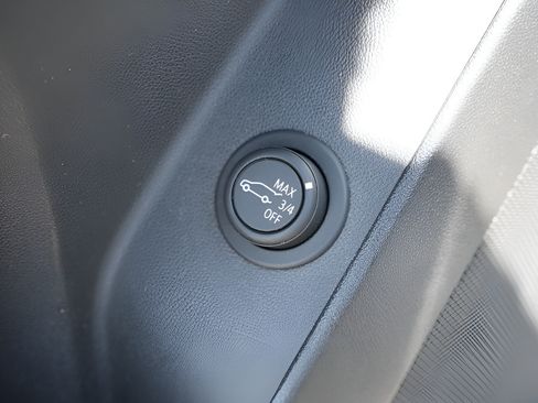 Used 2020 Chevrolet Equinox LT AWD/4WD image 22