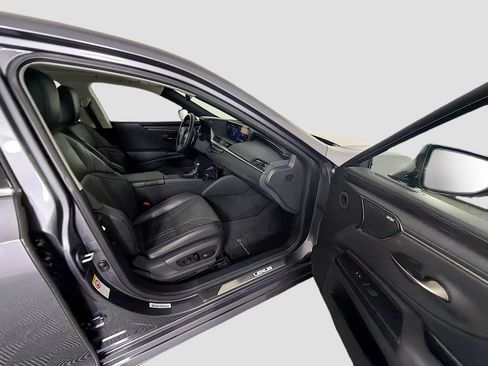 Used 2019 Lexus ES 350 Ultra Luxury w/ Accessory Package 2 FWD image 32