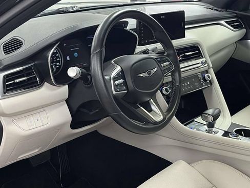 Used 2025 Genesis G70 2.5T RWD image 3