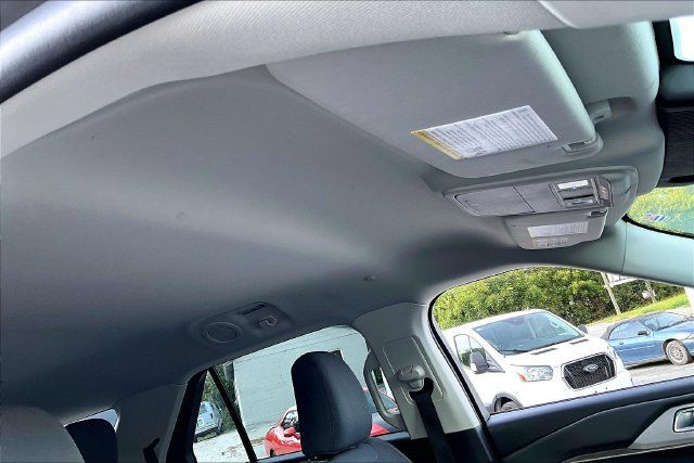 Used 2025 Ford Explorer Active RWD image 16