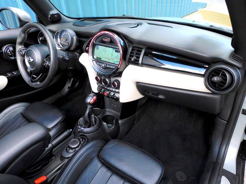 Used 2017 MINI Cooper S FWD image 26