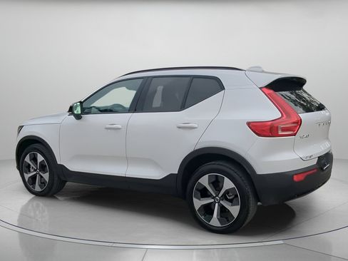 Used 2026 Volvo XC40 B5 Plus AWD/4WD image 19