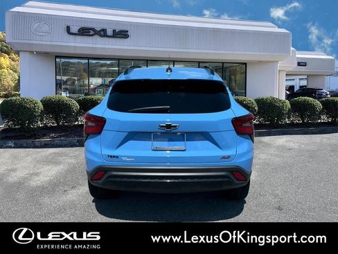 Used 2024 Chevrolet Trax RS FWD image 4