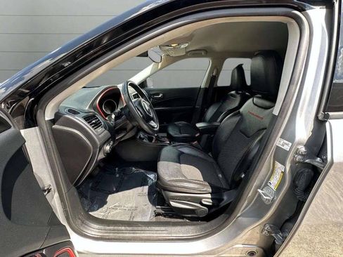 Used 2021 Jeep Compass Trailhawk AWD/4WD image 12
