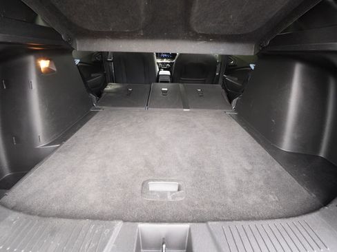 Used 2024 Chevrolet Trax RS w/ Sunroof Package FWD image 24