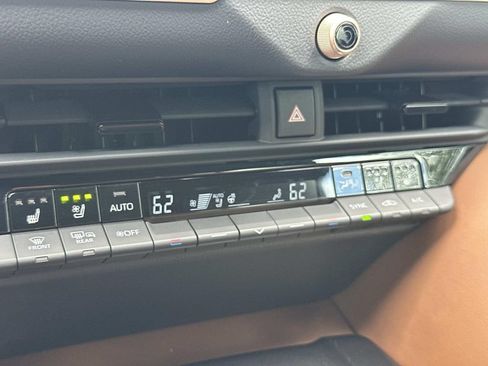 Used 2025 Toyota Crown Signia w/ Advanced Technology Package AWD/4WD image 20