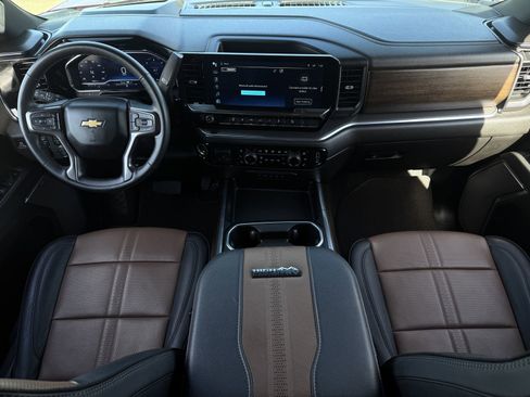 Used 2024 Chevrolet Silverado 2500 High Country w/ High Country Premium Package image 13